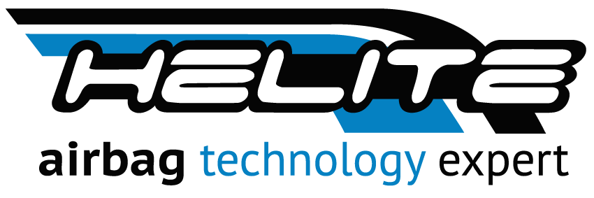 Logotipo de la marca de productos distribuidos sobre un fondo oscuro y texturizado.